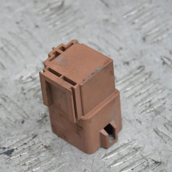 Реле вентилятора Peugeot 308 2007-2013 Реле вентилятора Пежо 308 250030