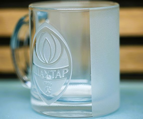 Подарочная стеклянная чашка для чая и кофе 320 мл с 3Д гравировкой лого футбольного клуба ФК Шахтер Донецьк | Зображення 2