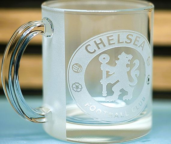 Подарункова скляна чашка для чаю та кави 320 мл з 3Д гравіюванням лого футбольного клуба  ФК Челсі Chelsea | Зображення 2