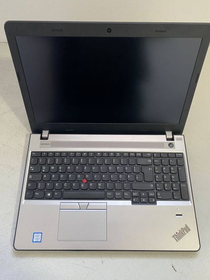 Ноутбук Lenovo ThinkPad E570 / 15.6" (1920x1080) IPS / Intel Core i3-7100U (2 (4) ядра по 2.4 GHz) / 8 GB DDR4 / 128 GB SSD / Intel HD Graphics 620 / WebCam / DVD-ROM б/у + Подарок  Умная интерактивная зубная щетка Colgate Connect M1 / Bluetooth | Зображення 1