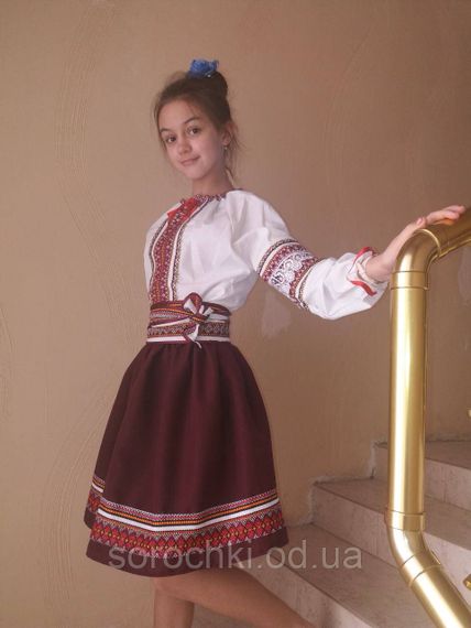 Український костюм для дівчинки, блузка поплін біла, спідниця габардин бордова, продаж — прокат | Зображення 2