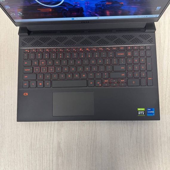 Ігровий ноутбук Б-клас Dell G15 5511 / 15.6" (1920x1080) IPS / Intel Core i7-11800H (8 (16) ядер по 2.3 - 4.6 GHz) / 16 GB DDR4 / 512 GB SSD / nVidia GeForce RTX 3050, 4 GB GDDR6, 128-bit / WebCam б/в | Зображення 2
