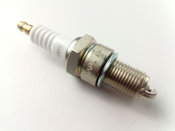 Свічка запалювання CHAMPION (OE006) ВАЗ 2108, 1 шт. (2108-3707000) (OE006/T10) | Зображення 1