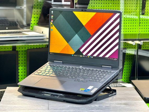 Ігровий ноутбук Lenovo LOQ 15IRH8 / 15.6" (2560x1440) IPS / Intel Core i5-12450H (8 (12) ядер по 3.3 - 4.4 GHz) / 16 GB DDR5 / 512 GB SSD M.2 / nVidia GeForce RTX 4060, 8 GB GDDR6, 128-bit / WebCam б/в | Зображення 2