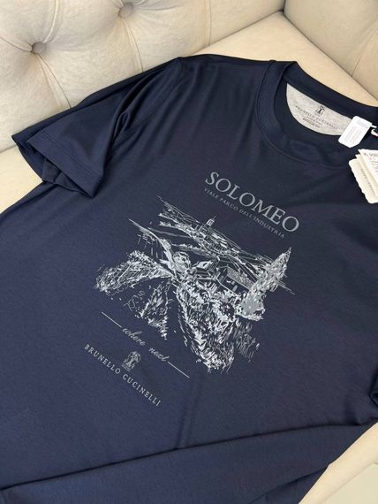 Футболка чоловіча Brunello Cucinelli темно-синього кольору з принтом Solomeo f714 | Зображення 1