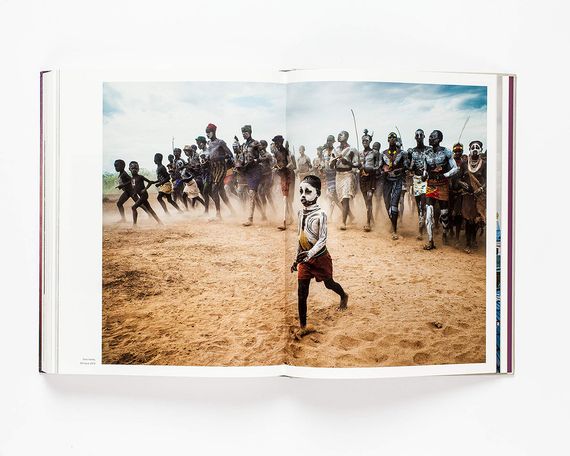 Альбомы известных фотографов книга работ Стива Маккарри Steve McCurry: A Life in Pictures книги по фотографии | Зображення 8
