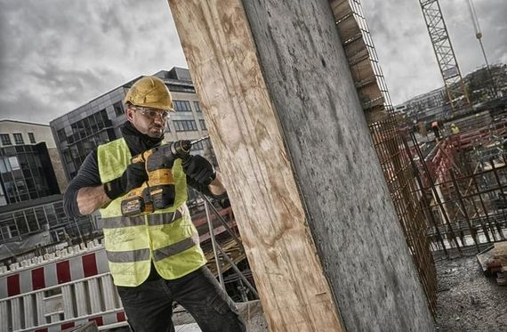 Перфоратор акумуляторний DeWALT SDS-Plus 54 В XR FlexVolt без АКБ та ЗП DCH333NT | Зображення 1