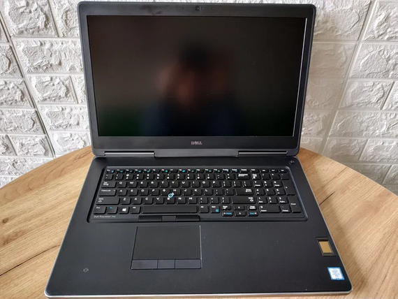 Ігровий Ноутбук Dell Precision 7710 / 17.3  IPS / i7 6820HQ / 8Gb / HDD500 / R9 M375X | Зображення 3