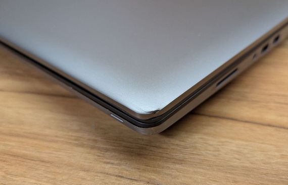 Мобільна робоча станція Б-клас Dell Precision 7560 / 15.6" (3840x2160) IPS / Intel Xeon W-11855M (6 (12) ядер по 3.2 - 4.9 GHz) / 32 GB DDR4 / 256 GB SSD / nVidia RTX A4000, 8 GB GDDR6, 256-bit / WebCam / Windows 11 б/в + Подарунок Бездротова миша | Зображення 3