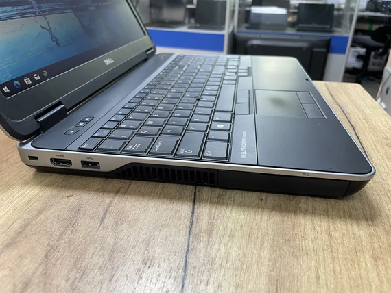 Ноутбук Dell Presicion M2800 15.6  HD core i5 4210M/8gb/500gb/FirePro w4170M | Зображення 1