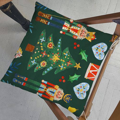 Подушка на стул с завязками Щелкунчик на зеленом фоне 40x40x4 см (PZ_23NG006)