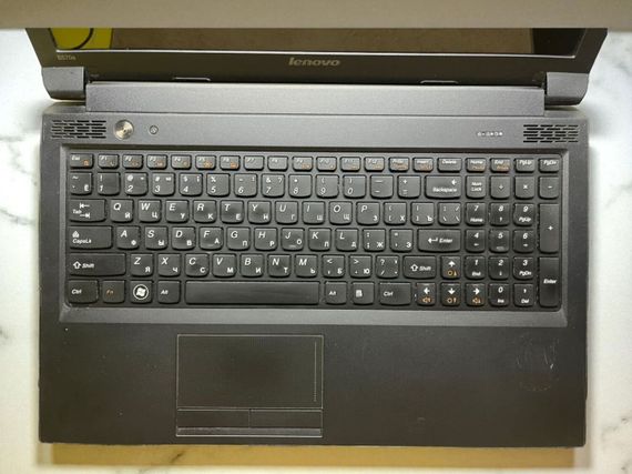 Ноутбук Lenovo B570e / 15.6" (1366x768) TN / Intel Pentium B940 (2 ядра по 2.0 GHz) / 4 GB DDR3 / 120 GB SSD / Intel HD Graphics / WebCam б/у | Зображення 2