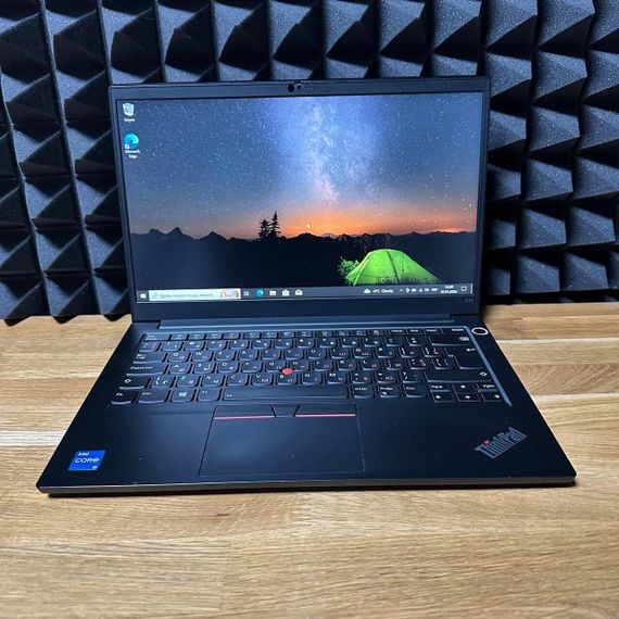 Ультрабук Б-класс Lenovo ThinkPad E14 Gen2 / 14" (1920x1080) IPS / Intel Core i5-1135G7 (4 (8) ядра по 4.2 GHz) / 8 GB DDR4 / 256 GB SSD / Intel Iris Xe Graphics / WebCam б/у | Зображення 1