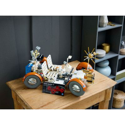 Конструктор LEGO Technic Лунный автомобиль NASA Apollo (42182) | Зображення 6
