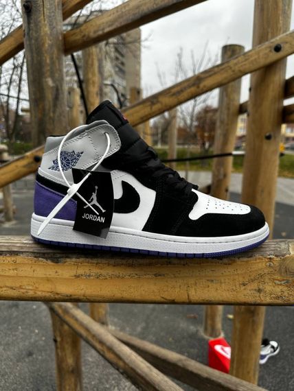 Зимові кросівки Nike Air Jordan Retro 1 топ якість  чорно-білі з фіолетовим | Зображення 3