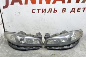 Фари Renault Laguna II 2005-2007 рестайл ксенон Фара ліва права Рено Лагуна 2 8200354740