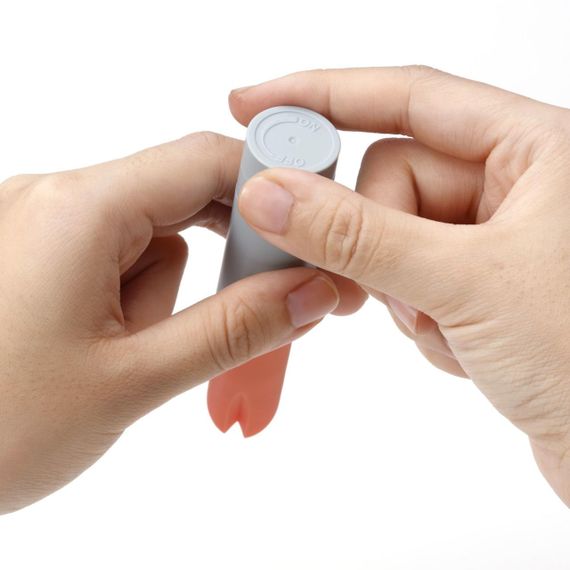 Вібратор-помада IROHA STICK Grey, дискретний міні вібратор для ніжної стимуляції | Зображення 8