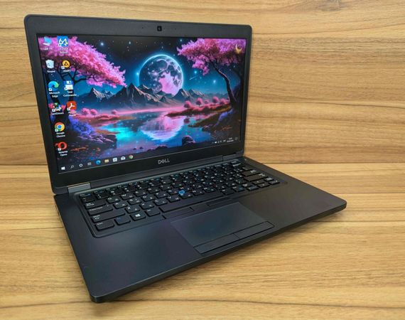 Ігровий ноутбук Dell Latitude 5491 / 14" (1920x1080) IPS / Intel Core i7-8850H (6 (12) ядра по 2.6 - 4.3 GHz) / 16 GB DDR4 / 512 GB SSD / nVidia GeForce MX130, 2 GB GDDR5, 64-bit / WebCam / Windows 10 б/в + Подарунок Бездротова миша / USB | Зображення 3