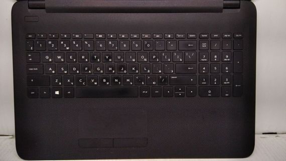 Ноутбук Б-класс HP 15-af130ur / 15.6" (1366x768) TN / AMD E1-6015 (2 ядра по 1.4 GHz) / 4 GB DDR3 / 500 GB HDD / AMD Radeon R2 Graphics / WebCam / DVD-ROM б/у | Зображення 2