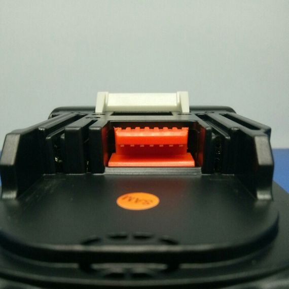 Акумулятор до шурупокрути Makita 18V 4Ah Li-ion ( елементи Samsung ) | Зображення 3