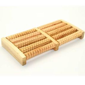 Масажер для ніг дерев'яний на 10 роликів.