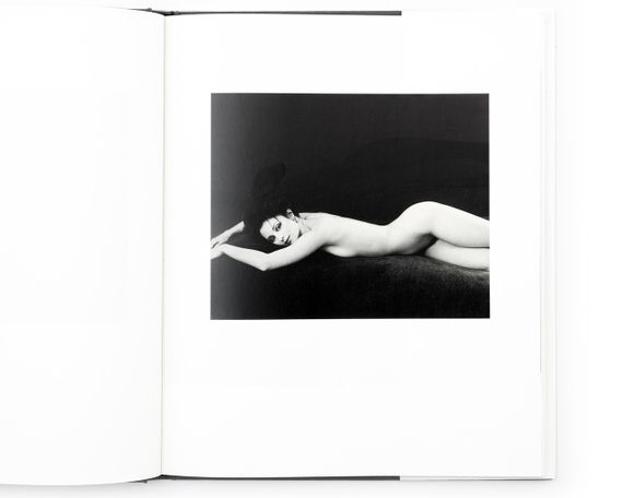 Книги знаменитых фотографов Боб Карлос Кларк Bob Carlos Clarke " The Dark Summer " Б/У книги по фотографии | Зображення 1
