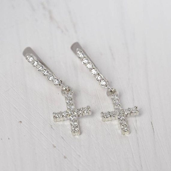 Серебряные сережки крестики