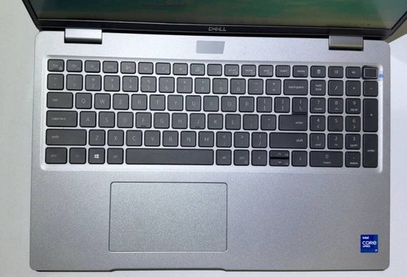 Ноутбук Б-класс Dell Precision 3560 / 15.6" (1920x1080) IPS / Intel Core i7-1185G7 (4 (8) ядра по 1.2 - 4.8 GHz) / 16 GB DDR4 / 512 GB SSD / Intel Iris Xe Graphics / WebCam б/у | Зображення 2