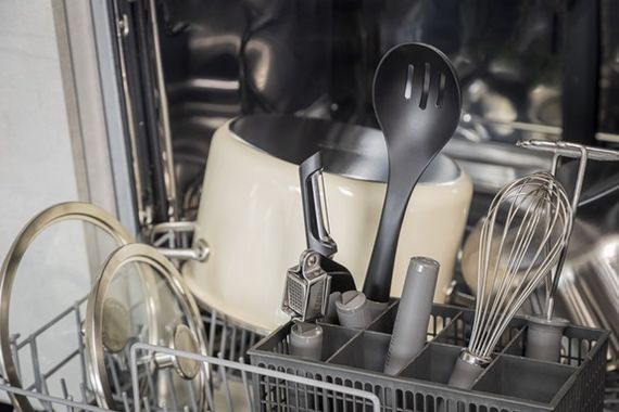 Ложка для сервірування з прорізами KitchenAid Coreline KAS004OHCGG 33.8 см сіра | Зображення 6
