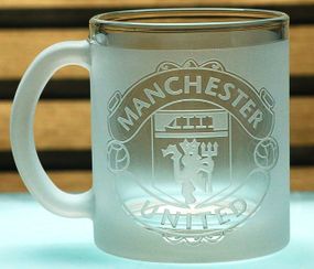 Стеклянная чашка 320 мл ФК Манчестер Юнайтед FC Manchester United с гравировкой подарок  футбольна кружка