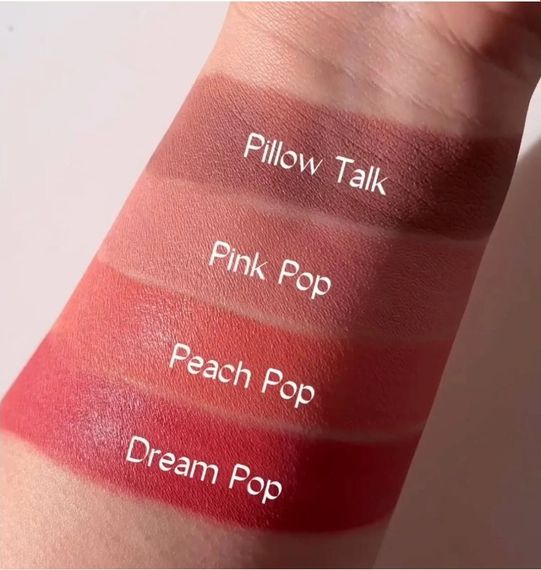 Кремові матові рум'яна Charlotte Tilbury Pillow Talk Matt Beauty Blush Wands - Peach Pop (12 ml) | Зображення 3