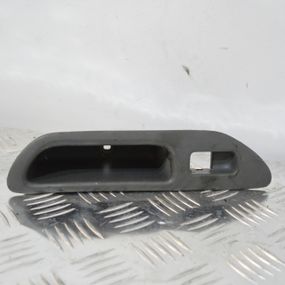 Накладка кнопки склопідйомника правих дверей Opel Agila A 2000-2007 Накладка правих дверей внутрішня Опель Агіла А 192552