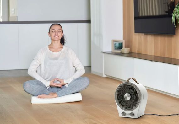 Тепловентилятор BLACK+DECKER 2,0 кВт, площа обігріву 20 кв.м., підлоговий, білий (BXFSH2000E) | Зображення 1