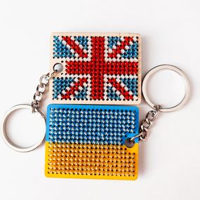 Брелок вышитый флаг Великобритании и Украины