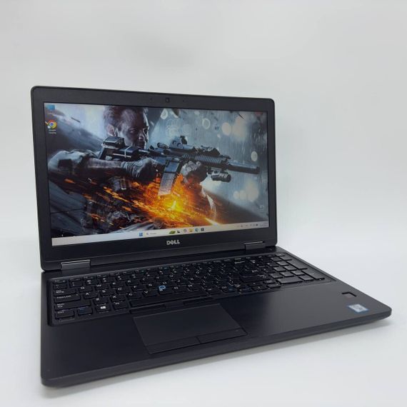 Ноутбук Dell Latitude 5580 / 15.6" (1920x1080) IPS / Intel Core i7-7820HQ (4 (8) ядра по 2.9 - 3.9 GHz) / 16 GB DDR4 / 256 GB SSD / nVidia GeForce 940MX, 2 GB GDDR5, 64-bit / WebCam / HDMI б/в + Подарунок Мишка та килимок | Зображення 1