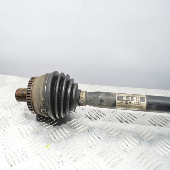 Піввісь передня ліва 2.0 TFSI quattro Audi A4 B7 2004-2008 Піввісь ліва Ауді а4 б7 8E0407271BN | Зображення 1