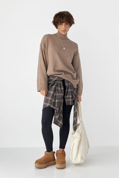 Теплий жіночий светр із широкими рукавами - світло-коричневий цвет, ONE SIZE (є розміри) | Зображення 2