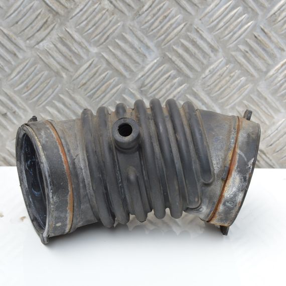 Патрубок повітряного фільтра Mazda 3 BK 2003-2009 Трубка інтеркуллера Мазда 3 LF50132214