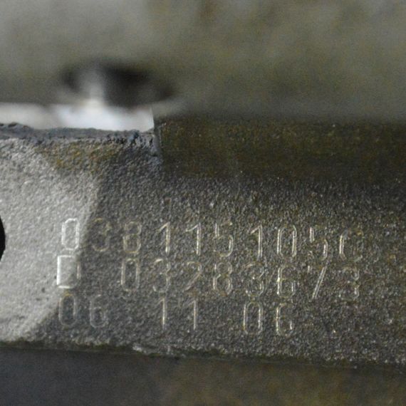 Масляний насос Volkswagen 1.9 TDI 2.0 TDI SDI Caddy Golf Passat Touran масляна помпа Фольксваген 038115105C | Зображення 4