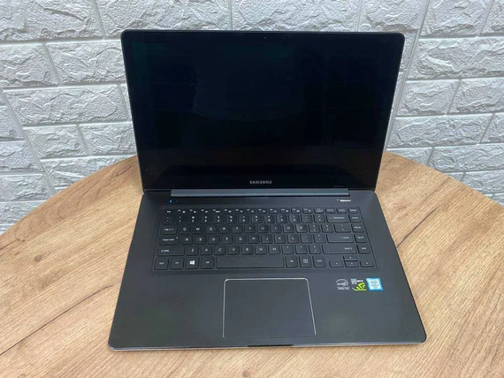 Ноутбук Сенсорный Samsung NP940Z5L 15.6 4K IPS/i7 6700HQ/16/SSD256/GTX950M-2Gb | Зображення 3