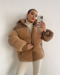 Пуховик Fluffy Puffer жіночий з еко хутра молоко з бежевими вставками зі знімним капюшоном
