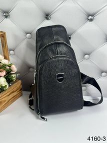 Чоловіча сумка-слінг бананка натуральна шкіра Чорна