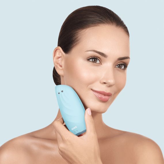 Очищувальна щітка для обличчя GESKE Sonic Thermo Facial Brush&Face-Lifter 8в1 turquoise | Зображення 3
