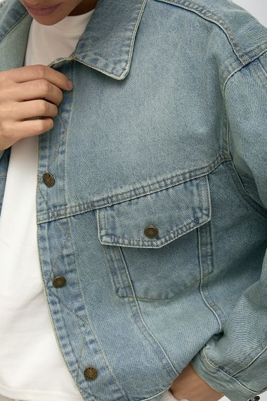 Джинсова жіноча куртка з накладними кишенями - блакитний цвет, ONE SIZE (є розміри) | Зображення 3