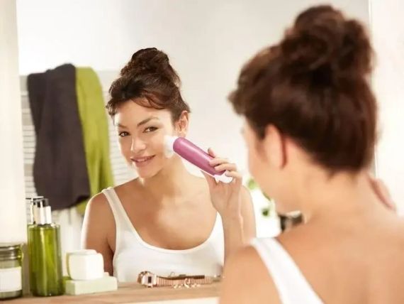 Щітка для очищення обличчя SANITAS SFC40 з 2 рівнями обертання | Зображення 2