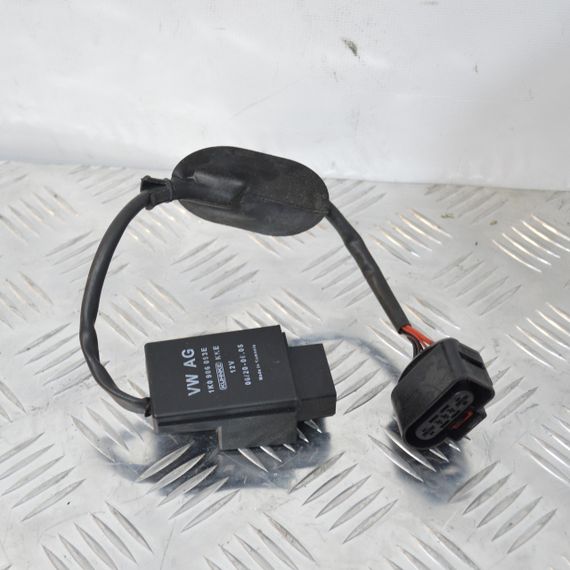Блок керування паливним насосом Seat Ibiza Leon Toledo 2005-2015 Модуль паливного насоса Сеат 1K0906093E
