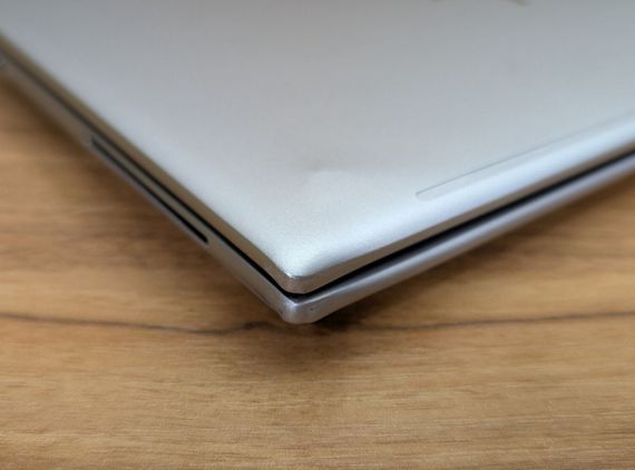 Ультрабук Б-класс HP EliteBook 840 G10 / 14" (1920x1080) IPS / Intel Core i5-1345U (10 (12) ядер по 3.5 - 4.7 GHz) / 16 GB DDR5 / 512 GB SSD / Intel Iris Xe Graphics / WebCam / TouchID / Windows 11 б/у + Подарок беспроводная мышь / USB | Зображення 3