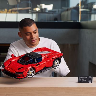 Конструктор LEGO Technic Ferrari Daytona SP3 (42143) | Зображення 4