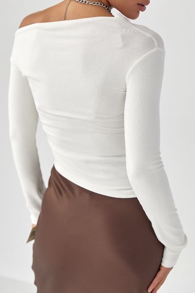 Асиметричний лонгслів з відкритим плечем - молочний цвет, S (є розміри) | Зображення 1