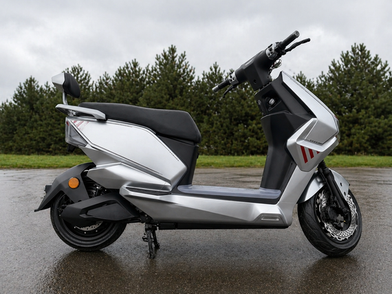 Електроскутер Crosser V5 2500W 72V 35Ah Graphene, до 80 км, 70 км/год, 2500 Вт, двомісний Сріблястий | Зображення 3